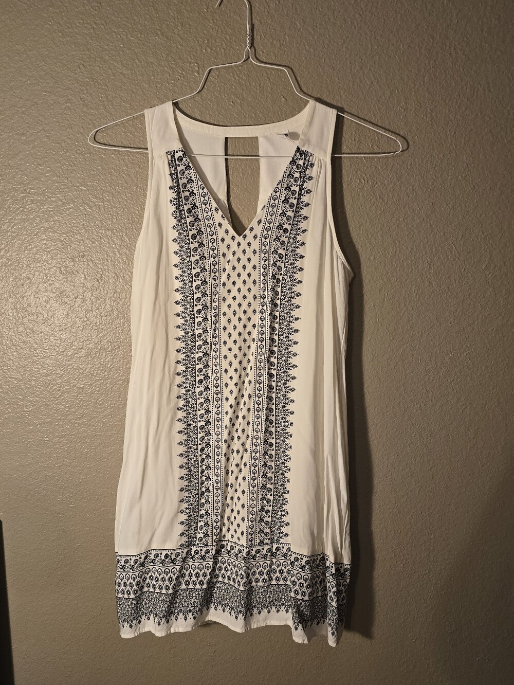 Old Navy White Dress with Black Printed Pattern #838